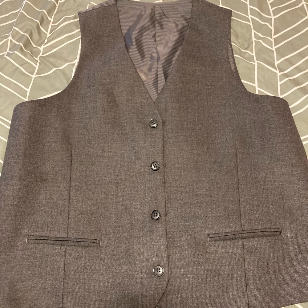 Like New slim fit vest